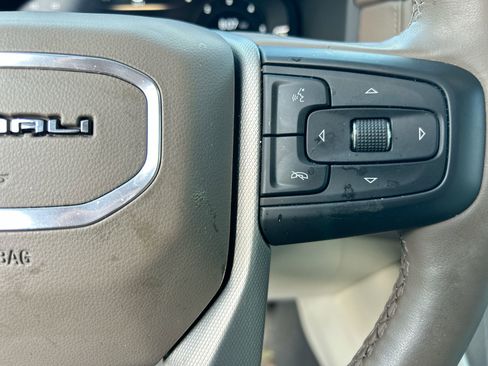 Used 2023 GMC Yukon XL Denali image 21