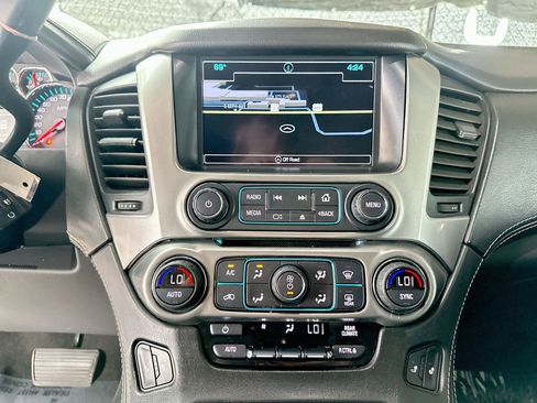 Used 2018 Chevrolet Tahoe LT w/ LT Midnight Edition image 22