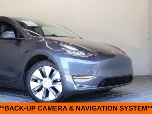 Used 2021 Tesla Model Y Long Range AWD/4WD image 3