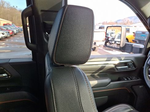 Used 2024 GMC Sierra 3500 AT4 w/ AT4 Premium Plus Package image 13