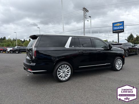 Used 2024 Cadillac Escalade ESV Luxury AWD/4WD image 6