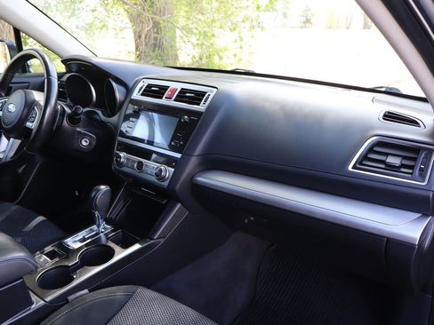 Used 2017 Subaru Outback 2.5i Premium image 17