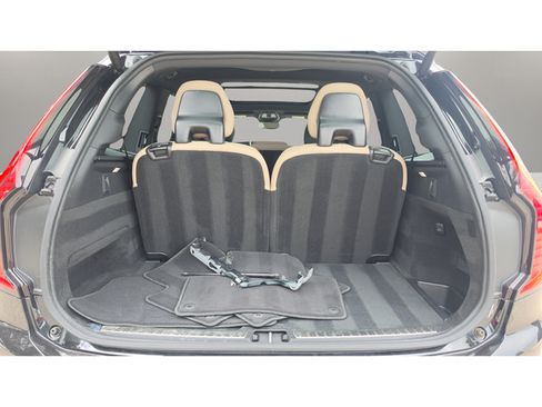 Used 2025 Volvo XC90 B6 Plus AWD/4WD image 17
