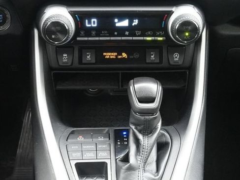 Used 2020 Toyota RAV4 XLE w/ Convenience Package AWD/4WD image 23