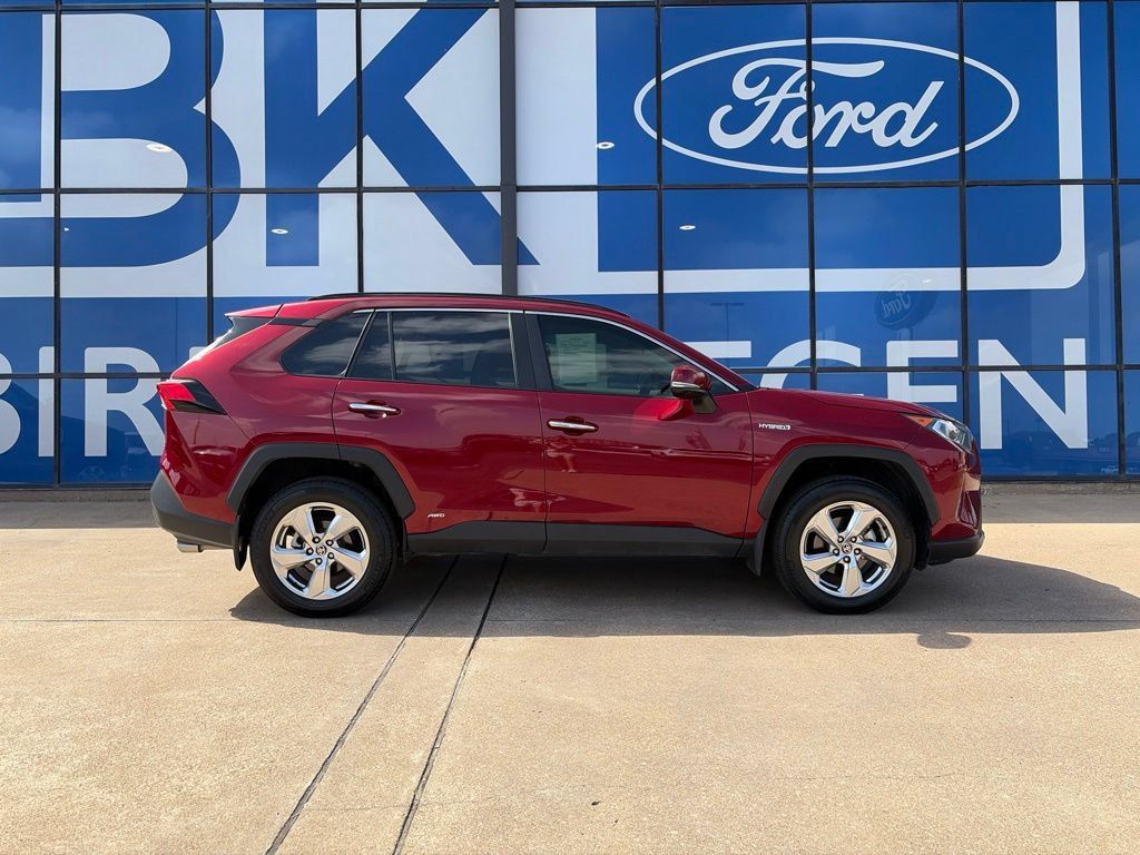 Used 2021 Toyota RAV4 Limited AWD/4WD image 7
