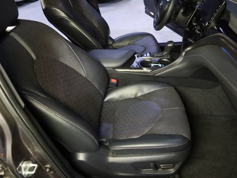 Used 2023 Toyota Camry XSE w/ Navigation Package image 13