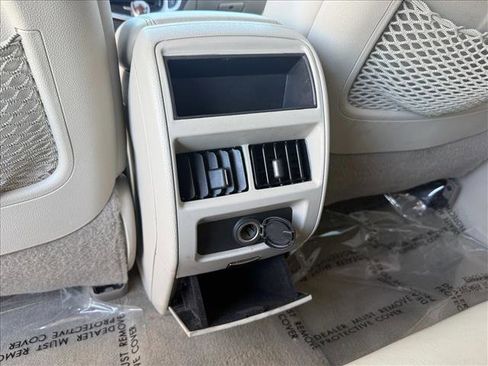 Used 2016 Cadillac SRX Luxury w/ Driver Awareness Package image 23