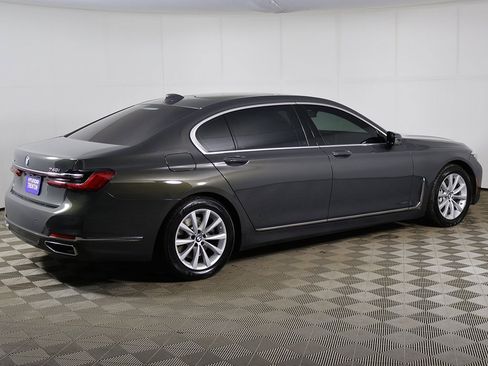 Used 2021 BMW 740i xDrive w/ Premium Package image 15