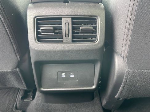 Used 2024 Nissan Rogue SV image 26