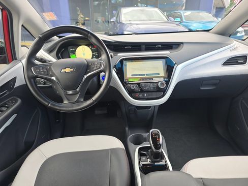 Used 2021 Chevrolet Bolt Premier w/ Infotainment Package FWD image 18