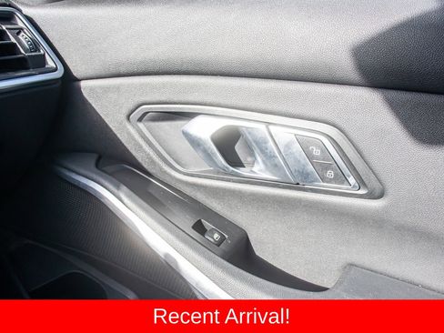 Used 2020 BMW 330i 330i w/ M Sport Package image 23