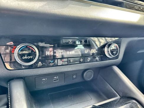 Used 2023 Mitsubishi Outlander SEL image 27