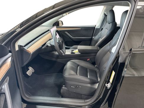 Certified 2023 Tesla Model Y Performance AWD/4WD image 9
