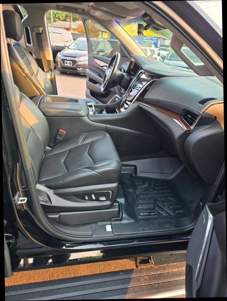 Used 2019 Cadillac Escalade Premium Luxury AWD/4WD image 61