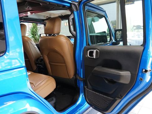 Used 2023 Jeep Wrangler Unlimited Sahara AWD/4WD image 54