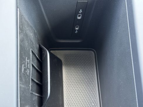 New 2025 Volkswagen Tiguan SE image 21