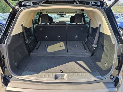 New 2025 Nissan Pathfinder SV image 23