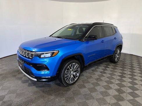 Used 2022 Jeep Compass Limited w/ Elite Group AWD/4WD image 4
