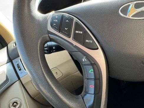 Used 2013 Hyundai Elantra GLS w/ Preferred Pkg image 16