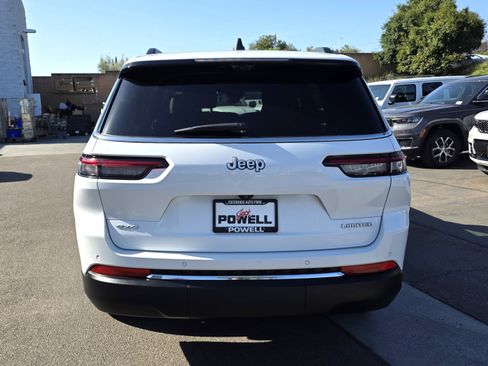 Certified 2024 Jeep Grand Cherokee L Limited w/ Luxury Tech Group II image 4