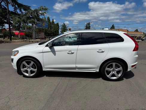 Used 2011 Volvo XC60 T6 R-Design w/ Convenience Pkg image 2