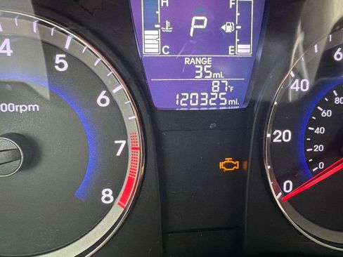 Used 2015 Hyundai Accent GLS FWD image 8