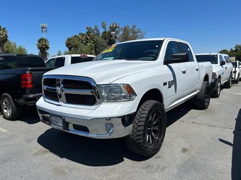 Used 2019 RAM 1500 Classic SLT AWD/4WD image 2