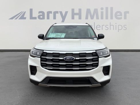 New 2026 Ford Explorer Active image 8