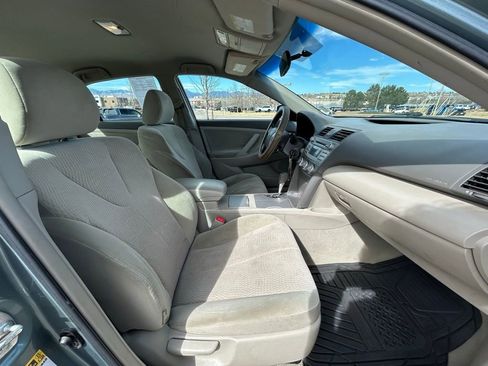 Used 2010 Toyota Camry image 30