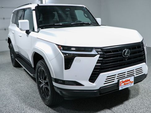 Used 2025 Lexus GX 550 w/ Accessory Package (2T) AWD/4WD image 5