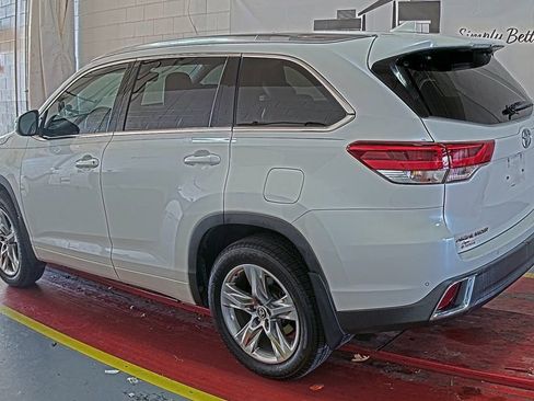 Used 2018 Toyota Highlander Limited image 4