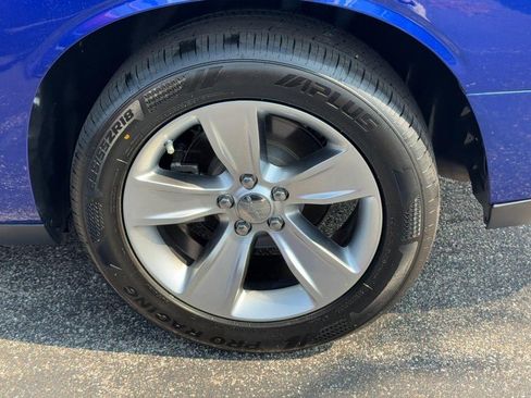 Used 2022 Dodge Challenger SXT RWD image 8