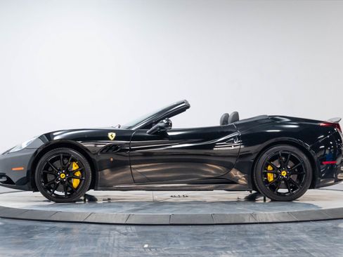Used 2013 Ferrari 458 Spider RWD image 37