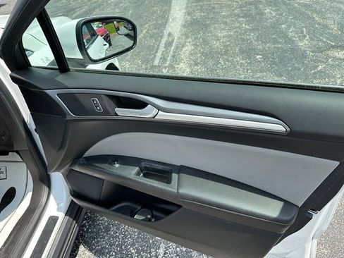 Used 2015 Ford Fusion S image 25