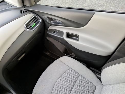 Used 2024 Chevrolet Equinox LS image 16