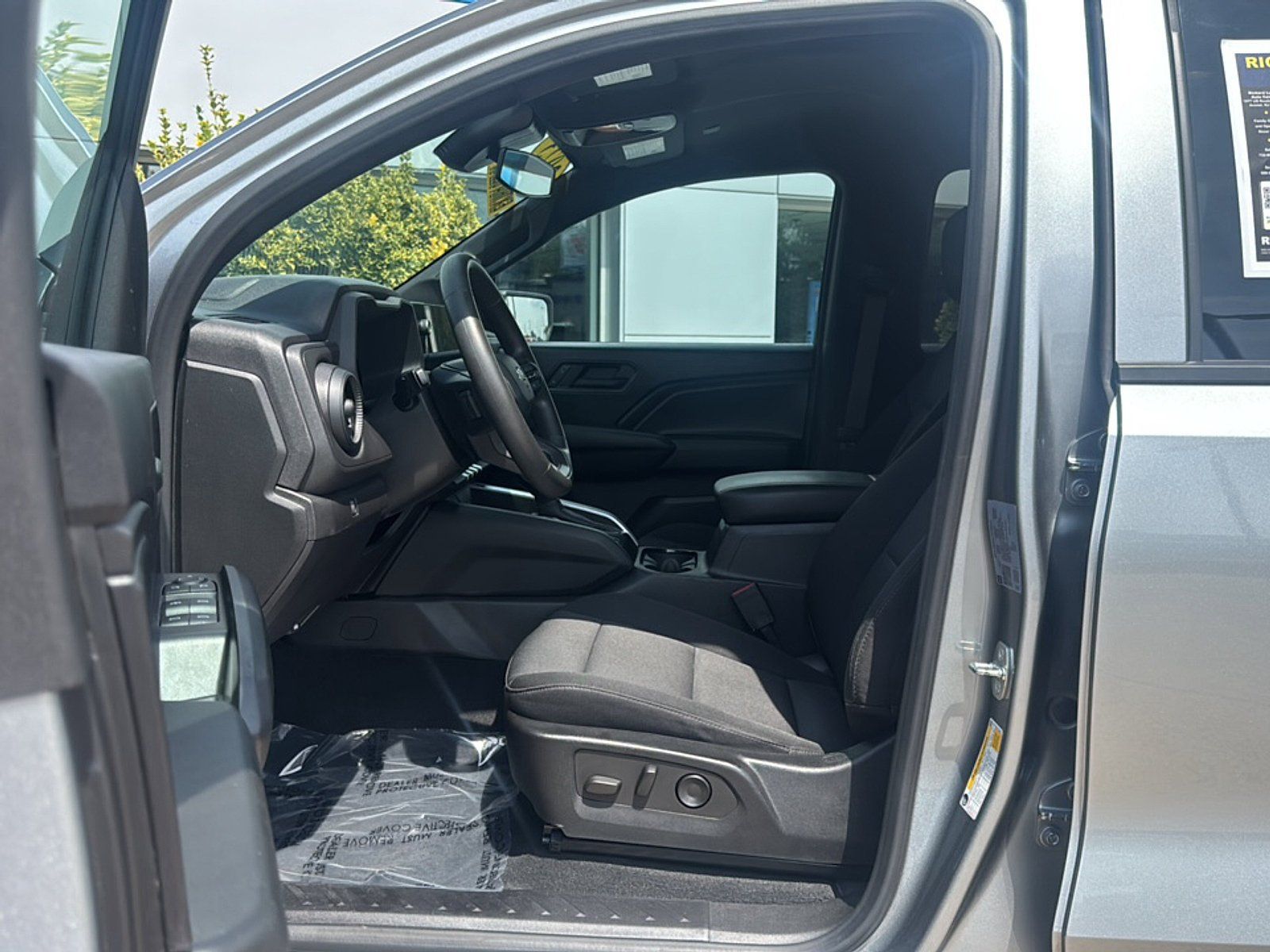 Certified 2023 Chevrolet Colorado Trail Boss AWD/4WD image 12