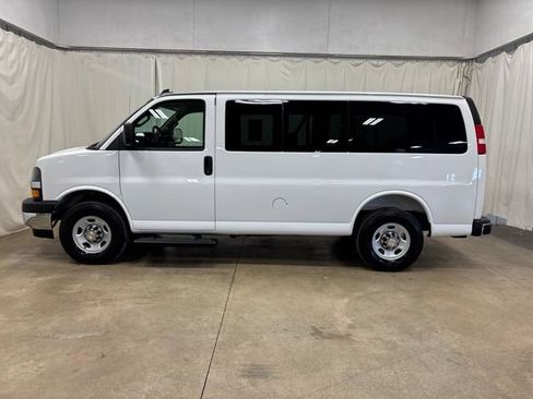 Used 2025 Chevrolet Express 2500 LT w/ LT Preferred Equipment Group RWD image 6