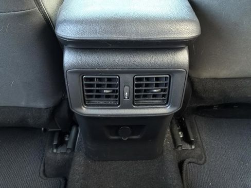 Used 2022 Toyota RAV4 LE image 17