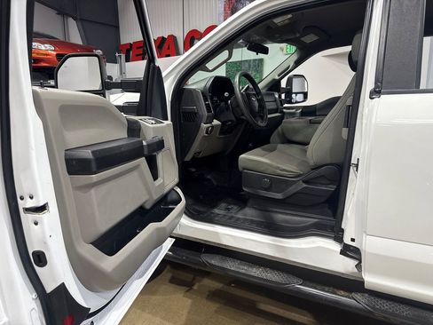 Used 2017 Ford F350 XL w/ Power Equipment Group AWD/4WD image 75