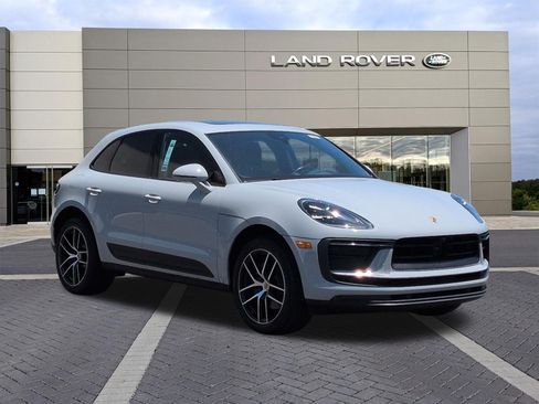 Used 2024 Porsche Macan Turbo AWD/4WD image 3