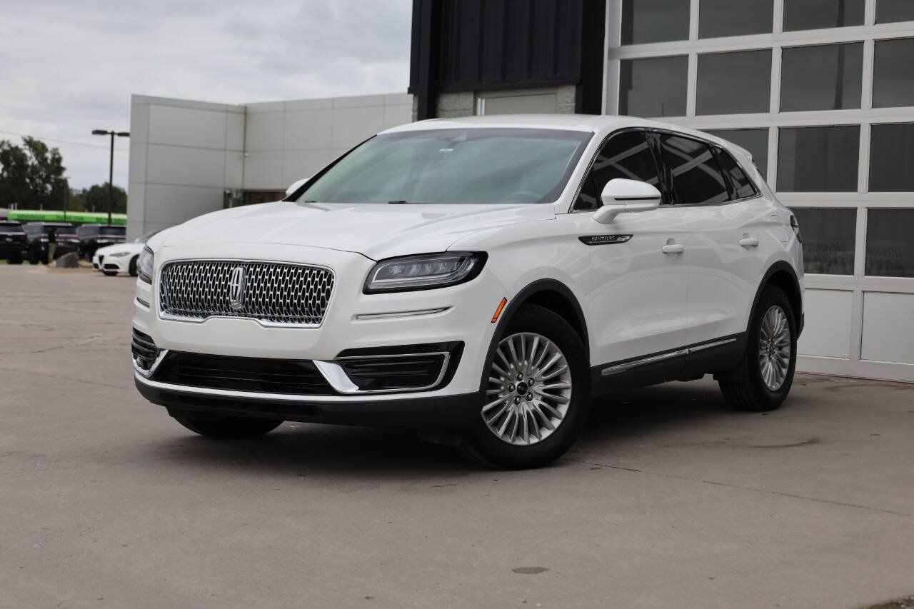 Used 2020 Lincoln Nautilus FWD image 3