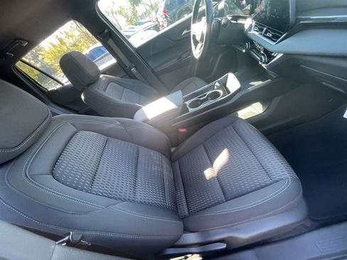 Used 2025 Chevrolet Equinox LT image 34