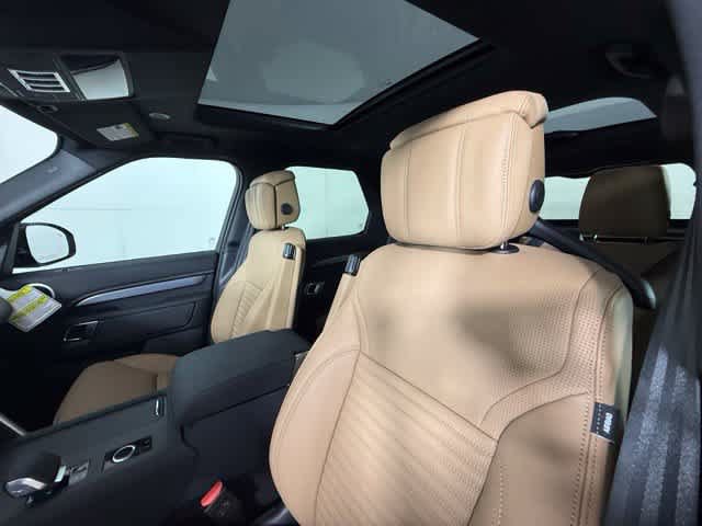 New 2026 Land Rover Discovery Limited Edition AWD/4WD image 16