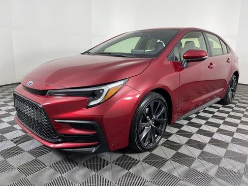 Used 2023 Toyota Corolla SE image 5