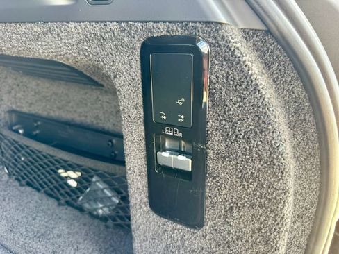 New 2025 Land Rover Range Rover SE AWD/4WD image 18