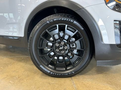 Used 2022 Kia Telluride SX w/ Nightfall Edition Package image 10