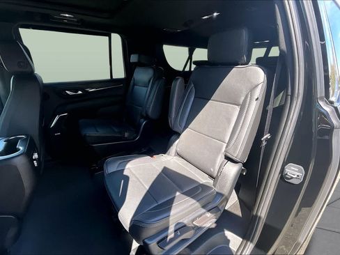 Used 2023 GMC Yukon XL Denali AWD/4WD image 21