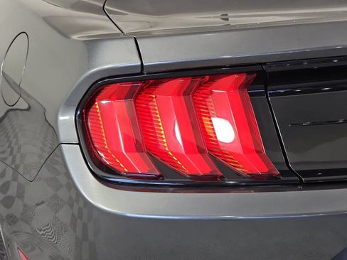 Used 2020 Ford Mustang Coupe RWD image 27