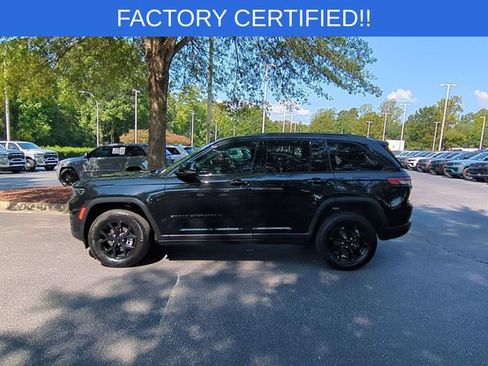 Certified 2025 Jeep Grand Cherokee Altitude RWD image 2