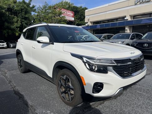 Used 2024 Kia Seltos EX FWD image 7